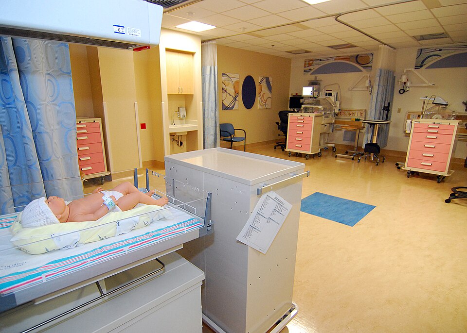 A modern intensive care unit, where nursing reaches its most technical form.