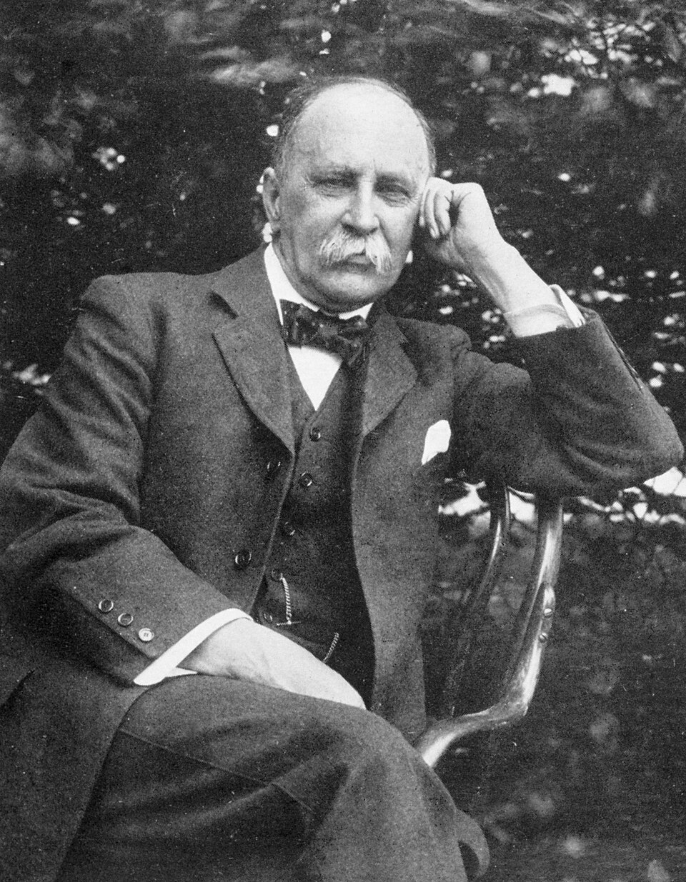 Portrait photograph of physician William Osler